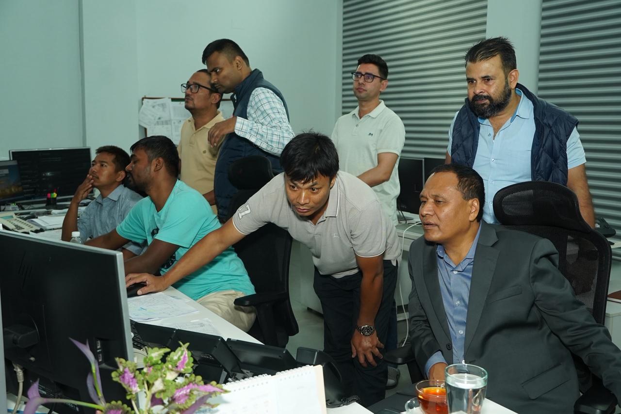 बत्ती आउने जाने भइरहेपछि फिल्डमा आफैं उत्रिए मन्त्री घिसिङ